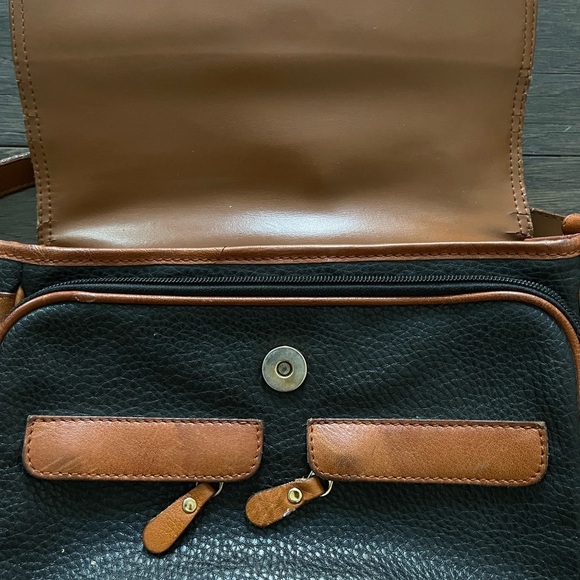 Dooney & Bourke Vintage Brown & Black Pebbled Leather Crossbody Flap Satchel - Picture 5 of 9